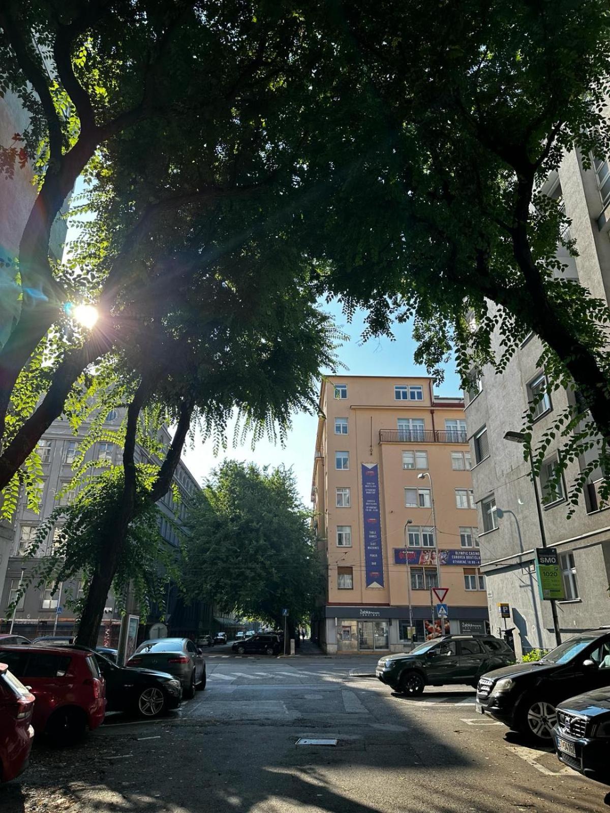 ブラチスラヴァUrban Zenhouse No.2 - Breakfast Includedアパートメント エクステリア 写真