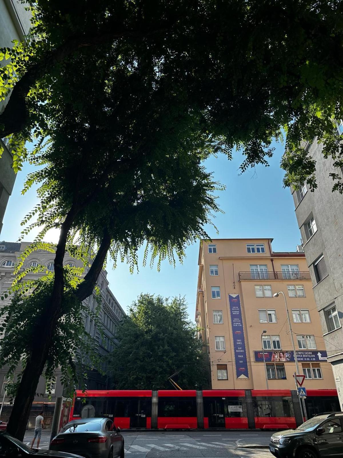 ブラチスラヴァUrban Zenhouse No.2 - Breakfast Includedアパートメント エクステリア 写真